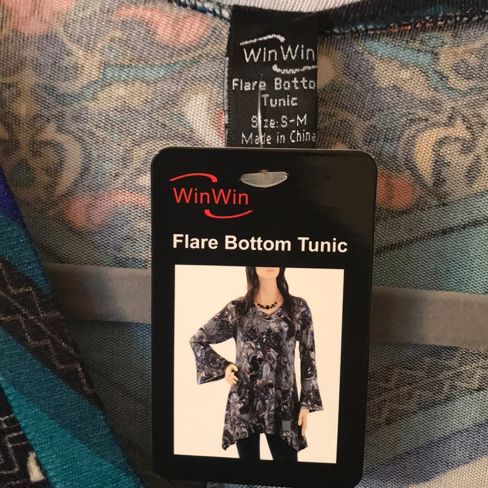 Win Win Tunic / NWT - Picture 2 of 8